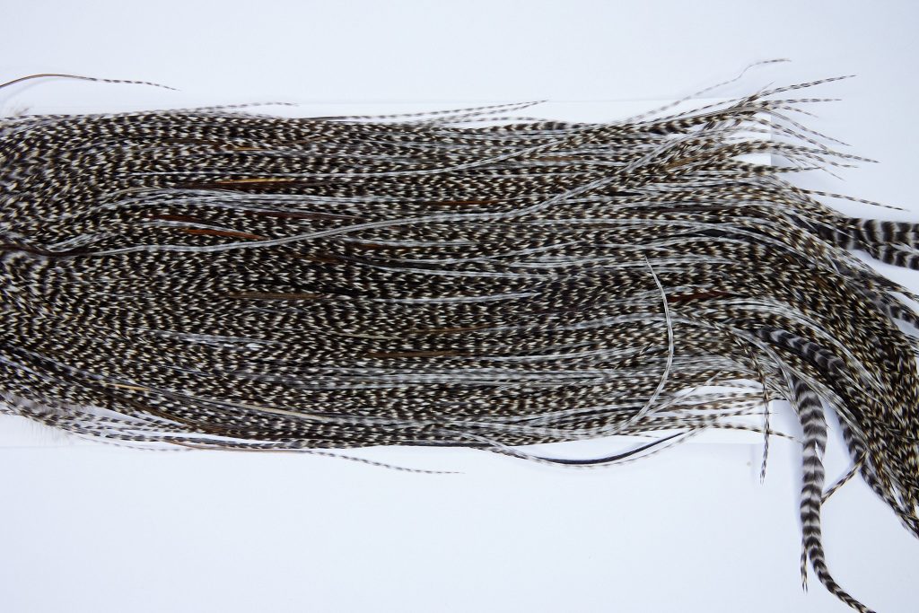 1832 Heritage Dry Fly Hackle, 1 Grade Rooster Saddle Grizzly Variant Ties Size 14-16