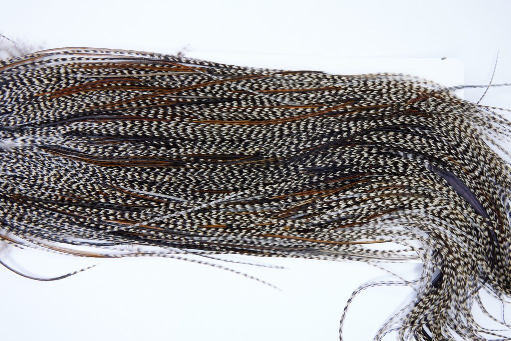 1833 Heritage Dry Fly Hackle, 1 Grade Rooster Saddle Grizzly Variant Ties Size 14-16